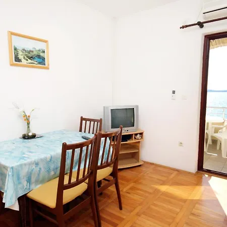 Apartment 5803b